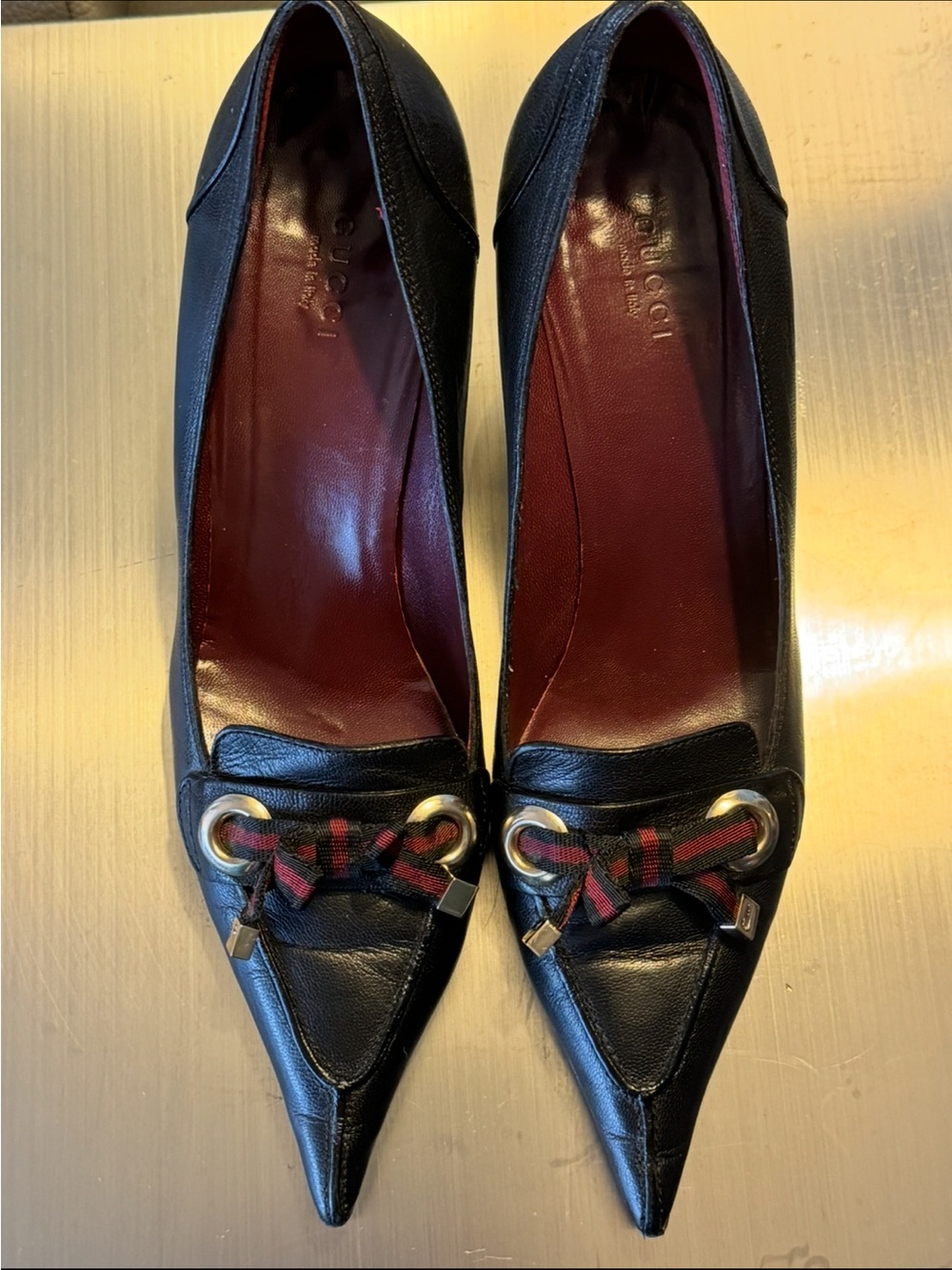 Vintage Gucci Black Leather pointed toe pumps.